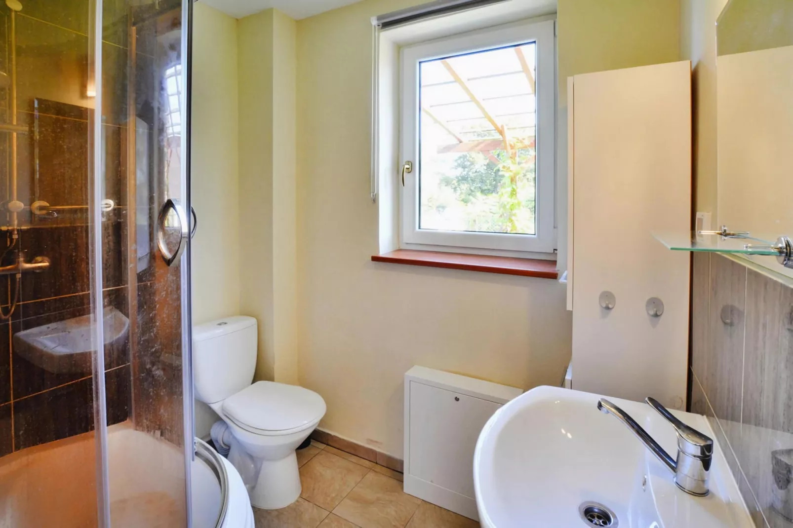 Dom wakacyjny 85 m2 dla 6 osób Dąbrowica-Bathroom