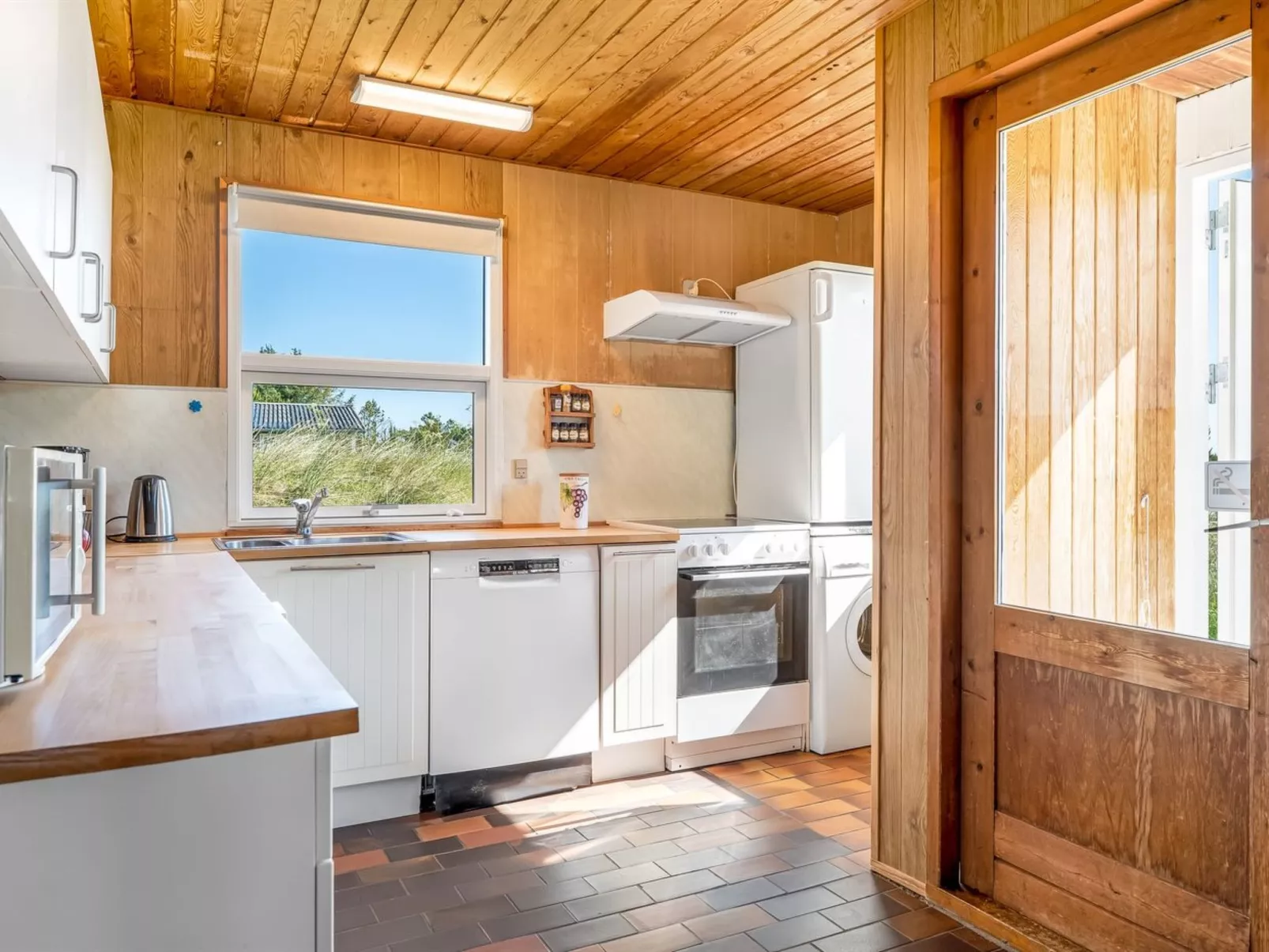 "Gunborg" - 800m from the sea - Drinnen