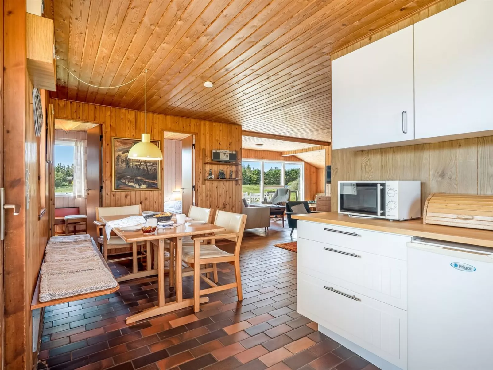 "Gunborg" - 800m from the sea - Drinnen