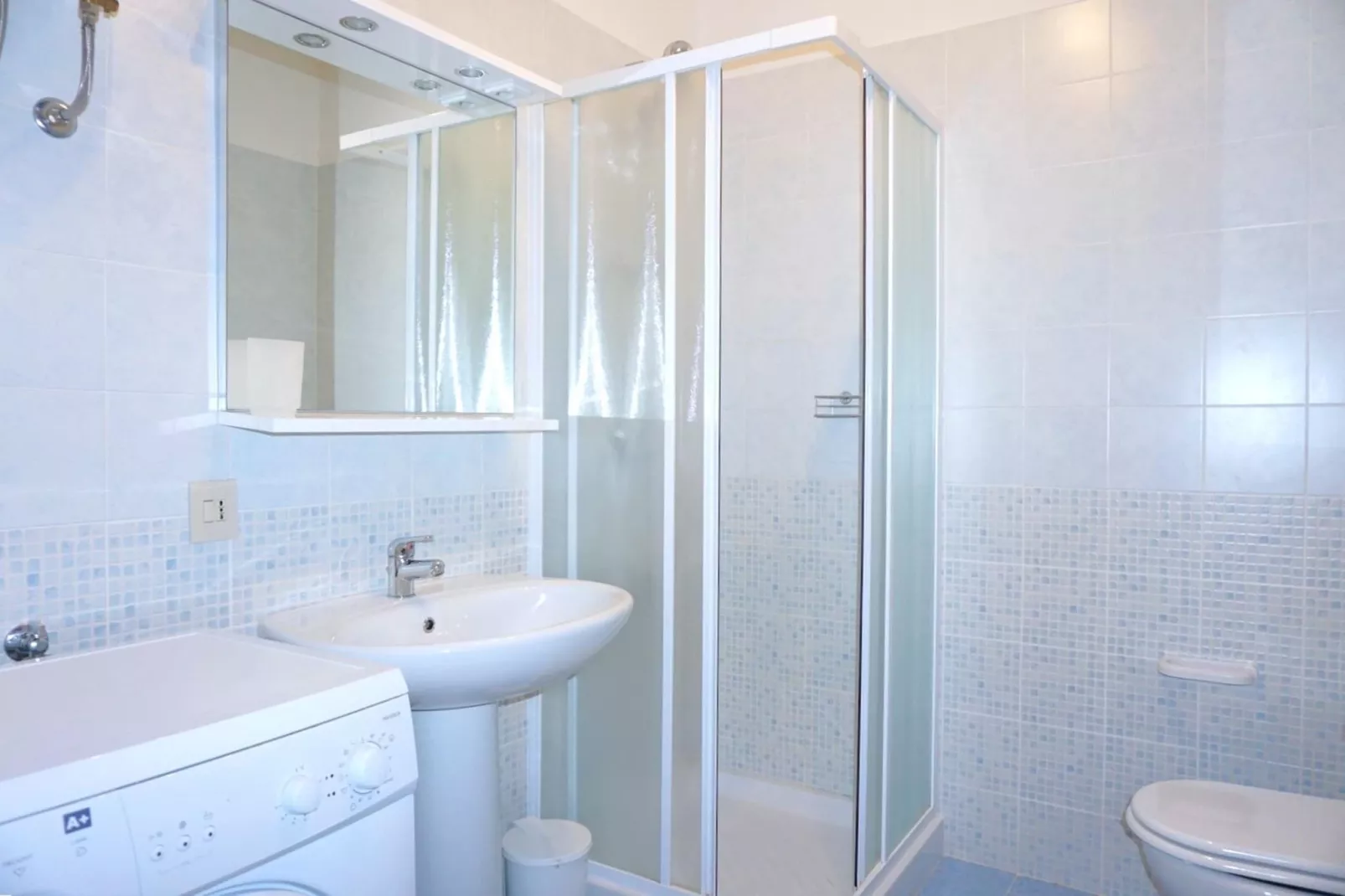 Garden 7 - Bathroom