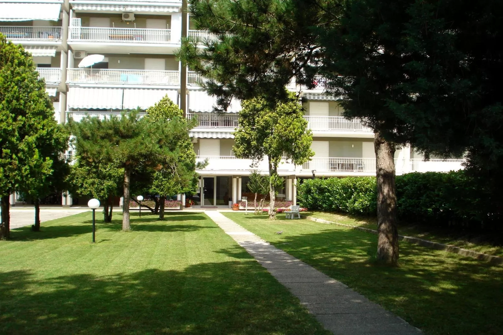 Garden 7 - Gardens in summer