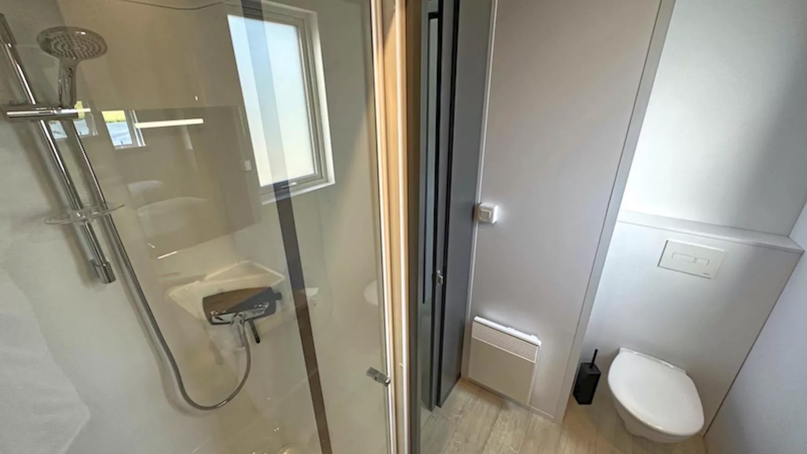 Feriendorf Seeblick - Tiny Chalet Nr 9 - Badezimmer