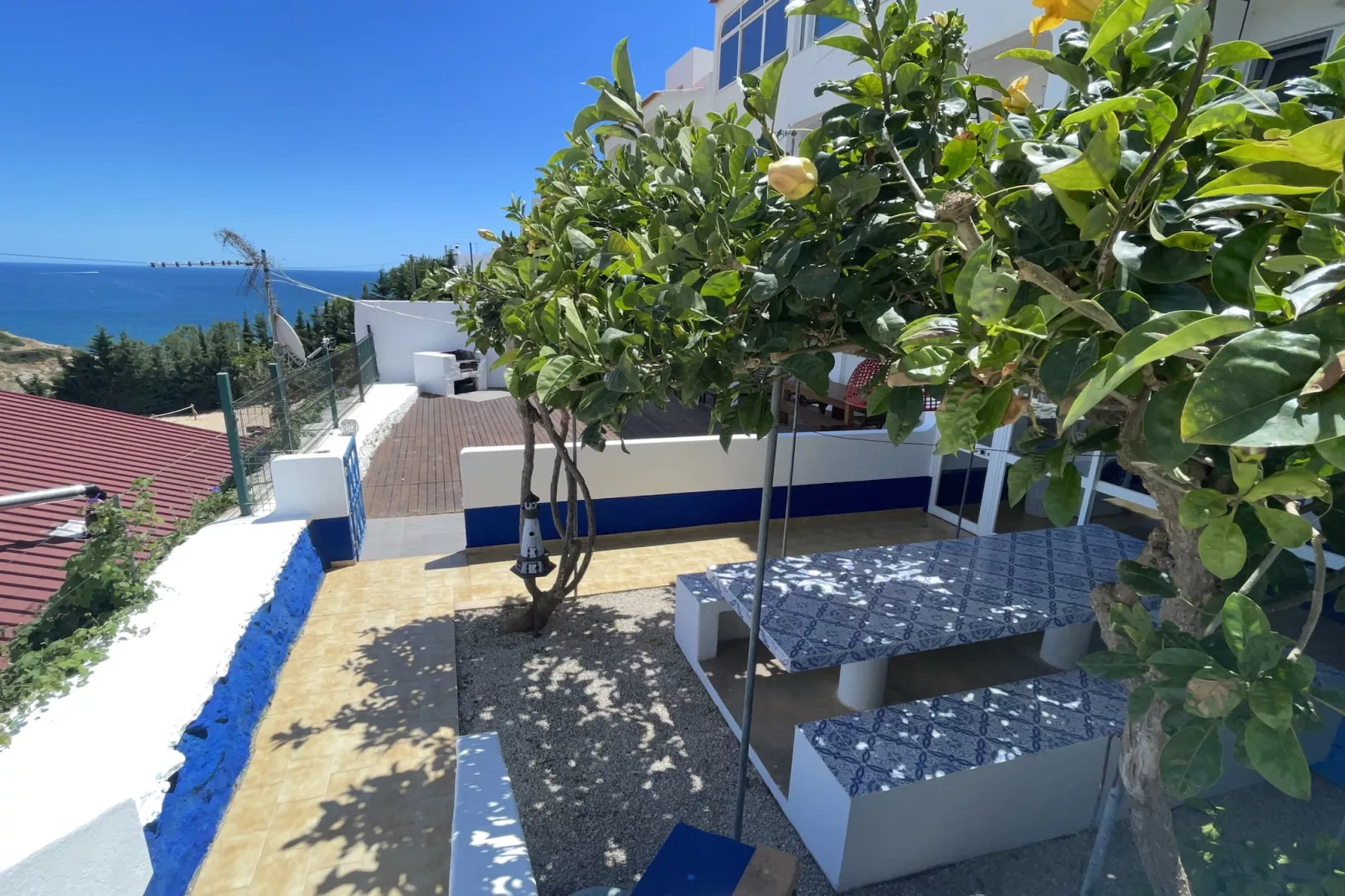 Casa Bacalhau (apartment near Benagil Beach) - Gardens in summer