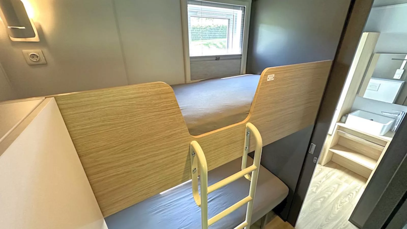 Feriendorf Seeblick - Tiny Chalet Nr 9 - Schlafzimmer