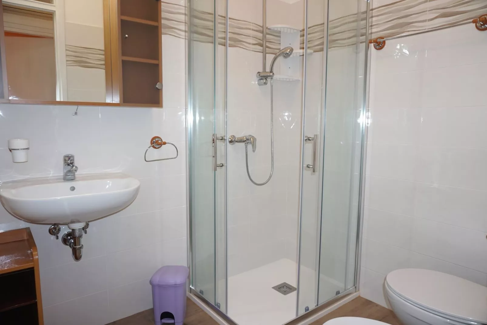 LN 42/47 - Bathroom