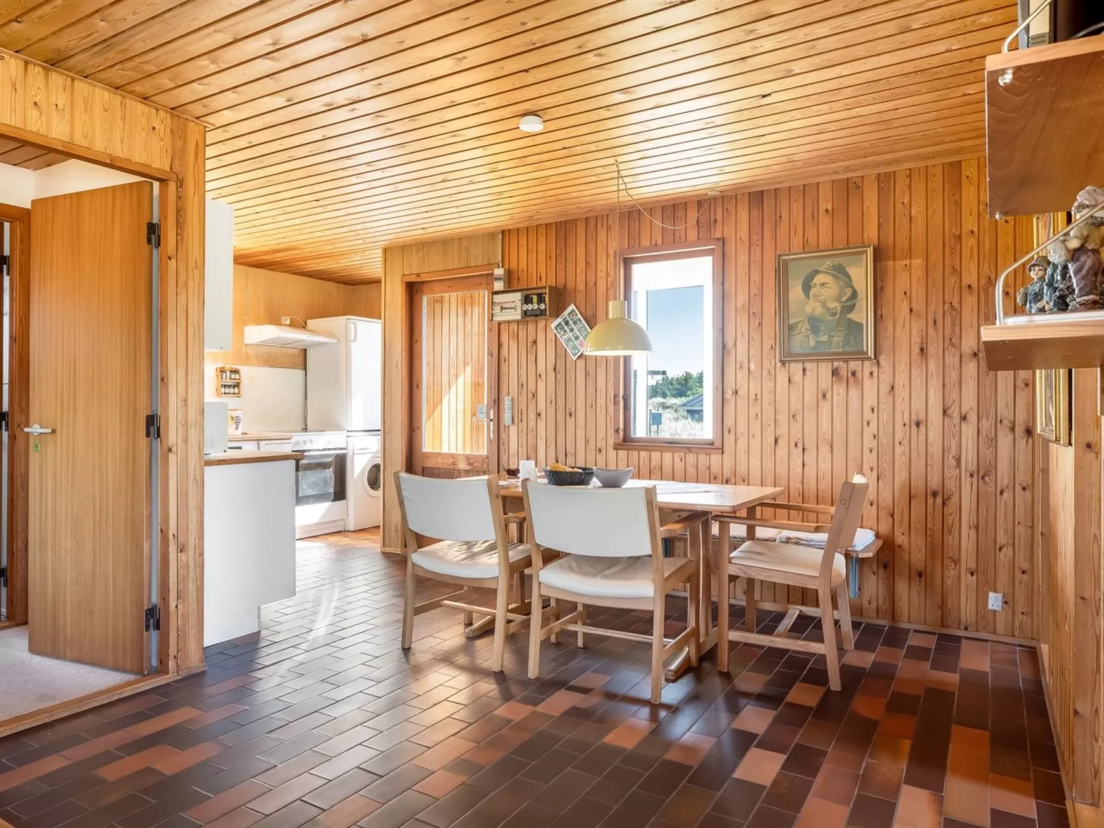 "Gunborg" - 800m from the sea - Drinnen