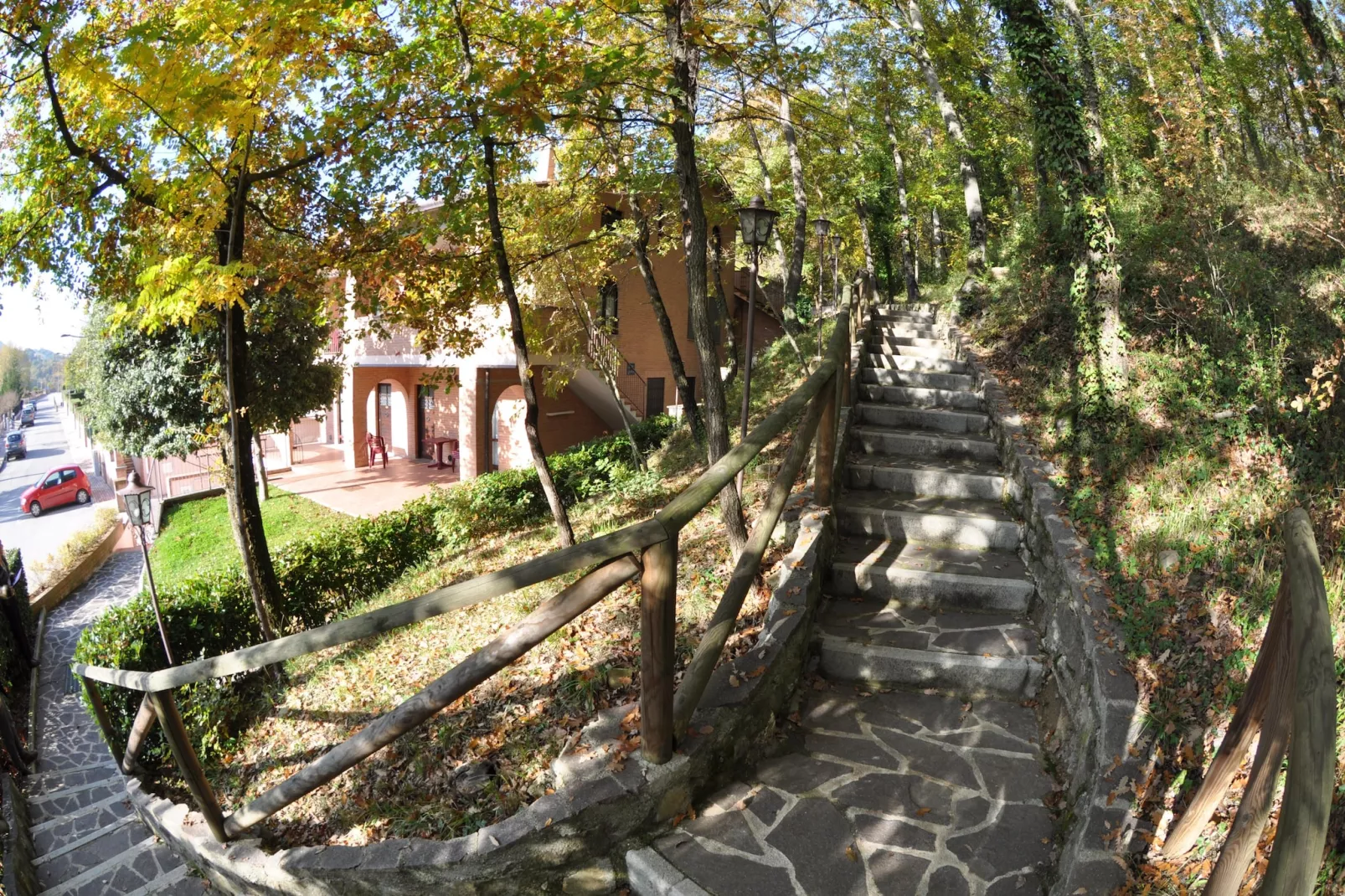 Assisi C6 - 4 pax - Gardens in summer