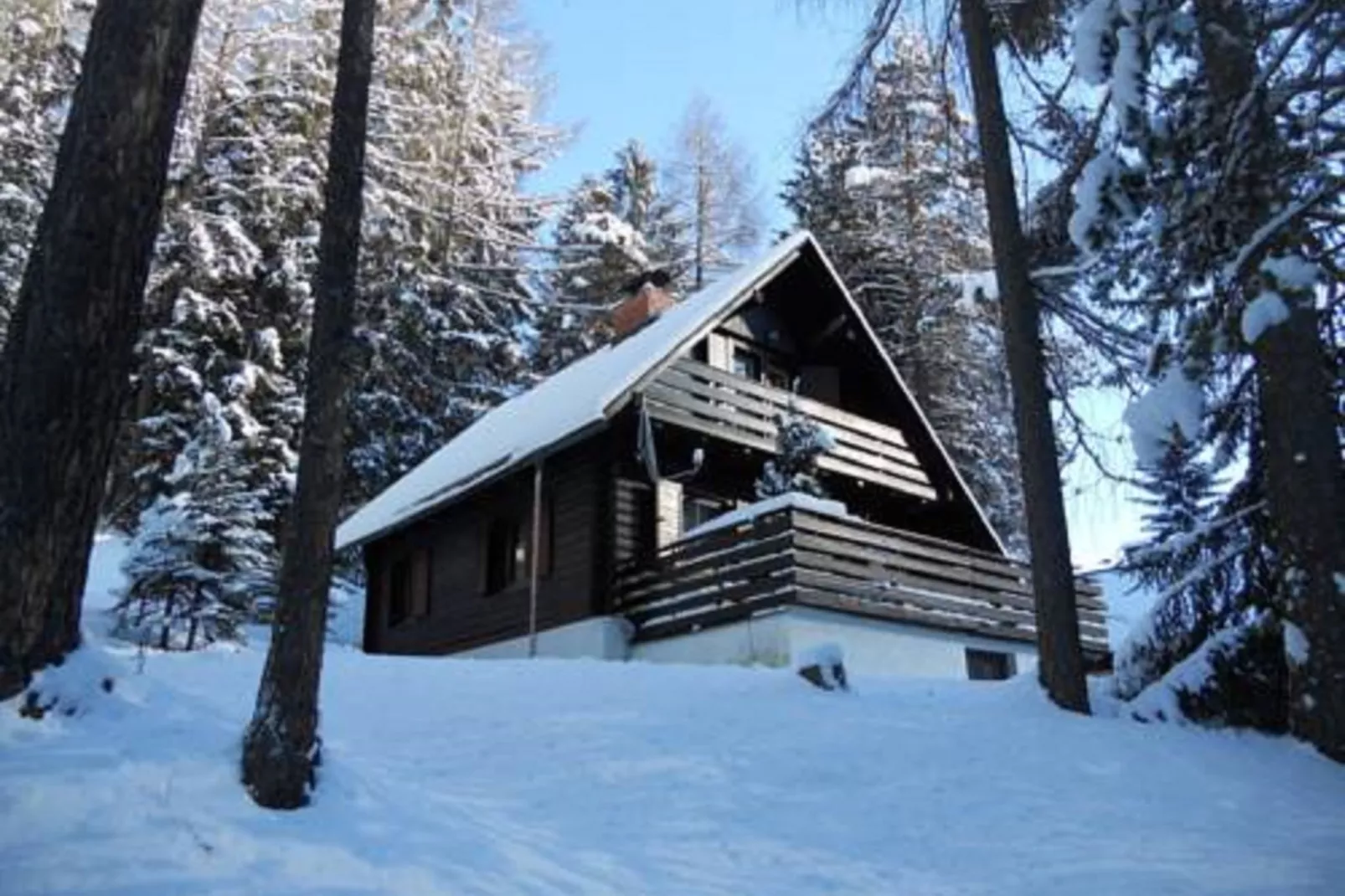 Pocitniska hisa Gobela-Exterior winter