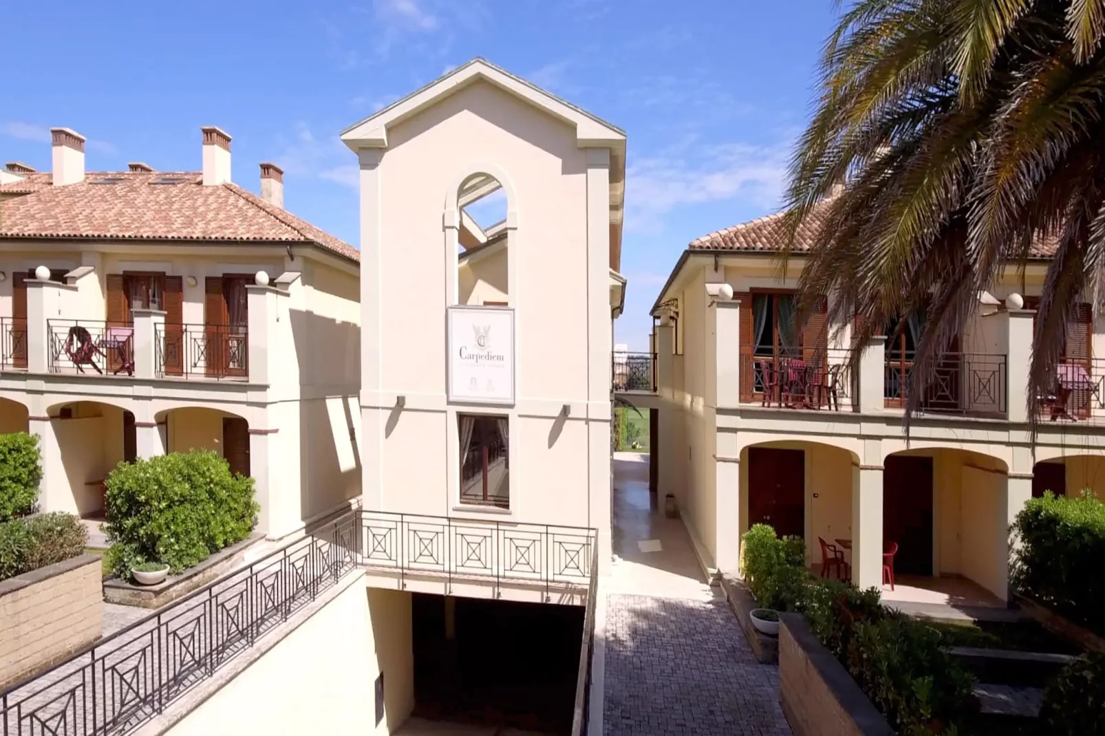 Quadrilocale vista giardino 217 - 5 pax - Exterior in summer