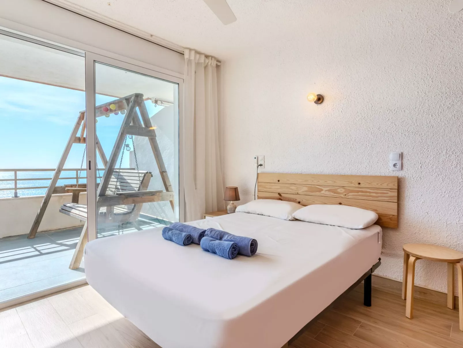 Miami Palace II - Inside