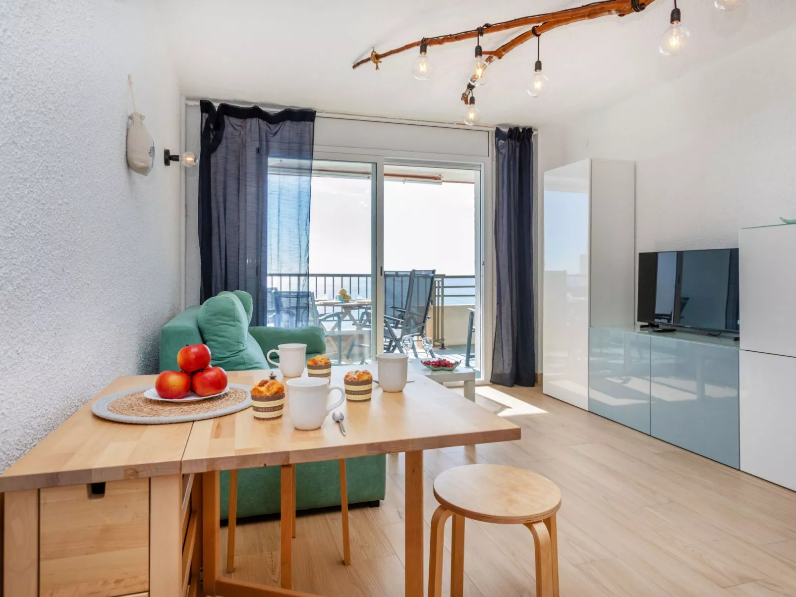 Miami Palace II - Inside