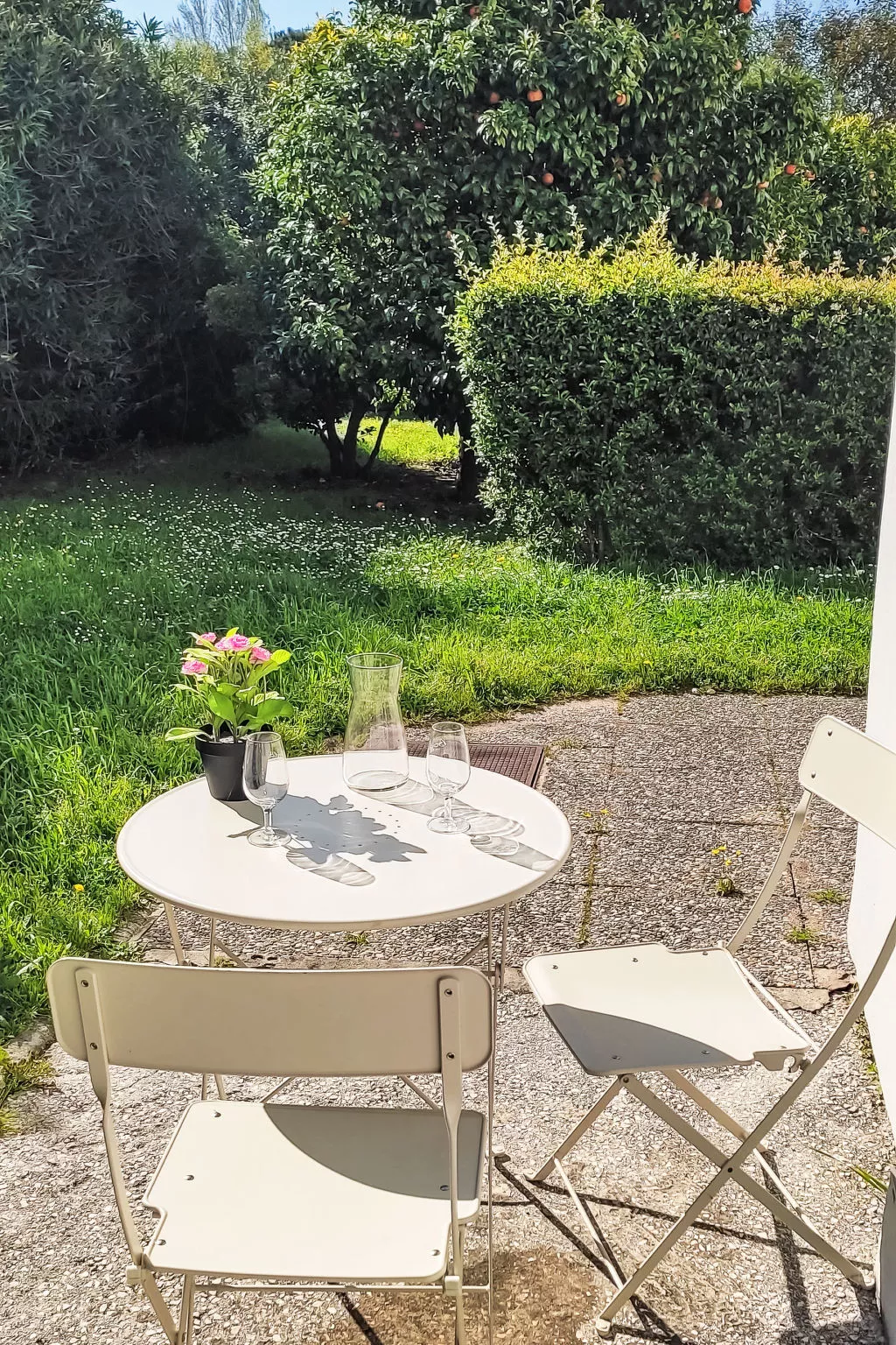 Le Perregaux - Outside