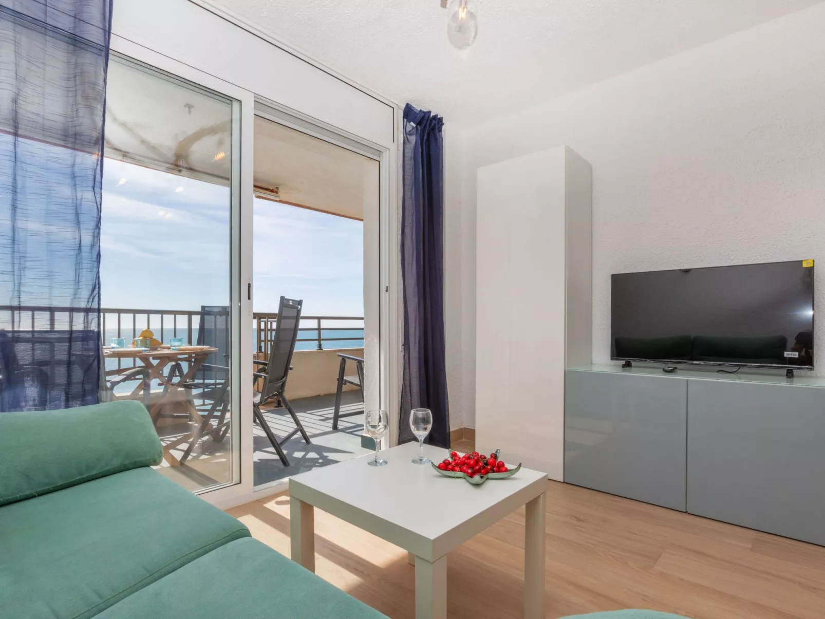 Miami Palace II - Inside