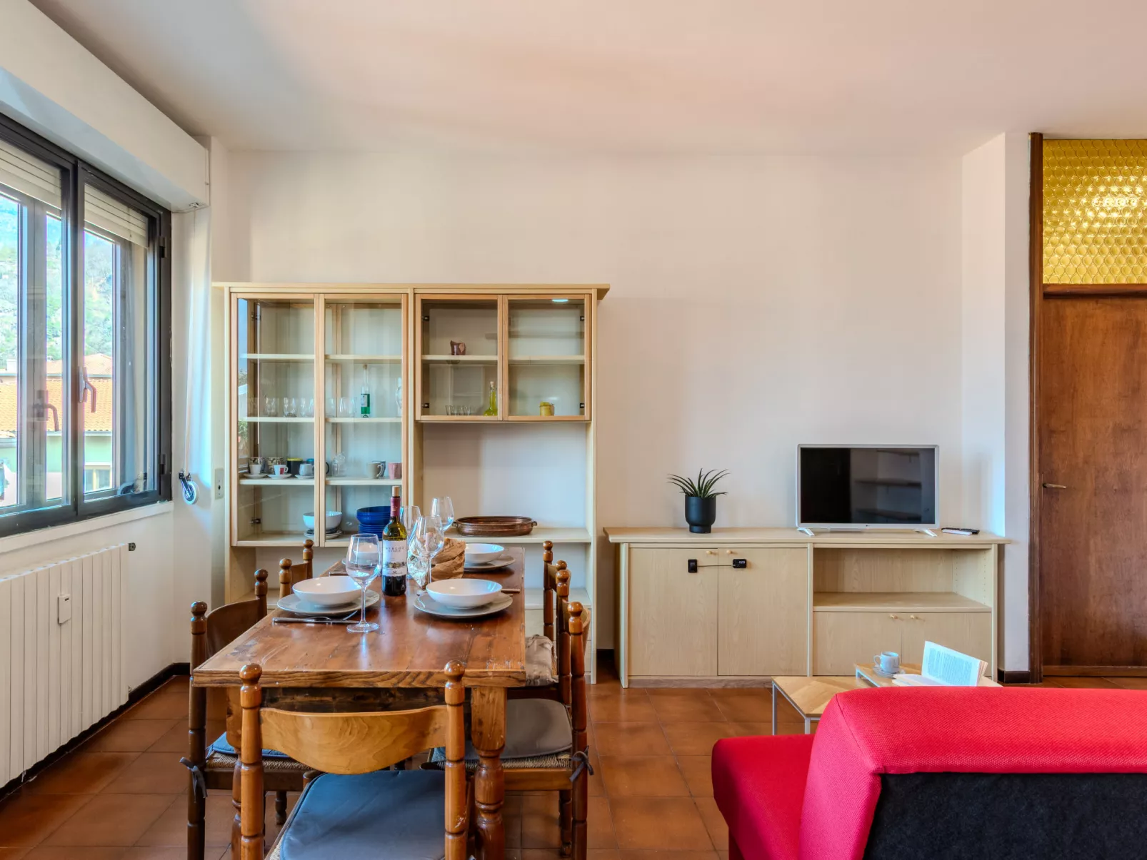 Como Lake Blu & Green - Inside