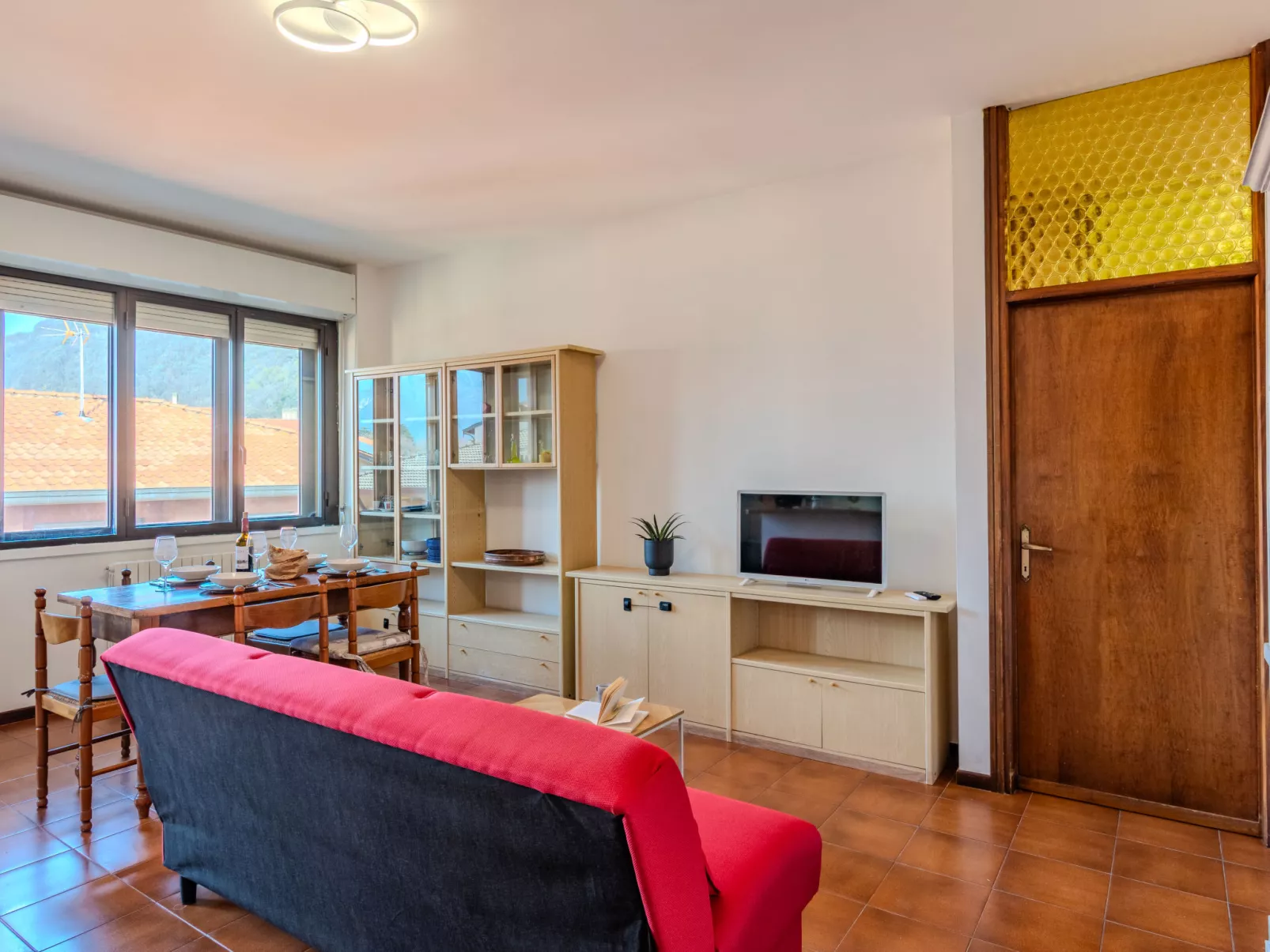 Como Lake Blu & Green - Inside