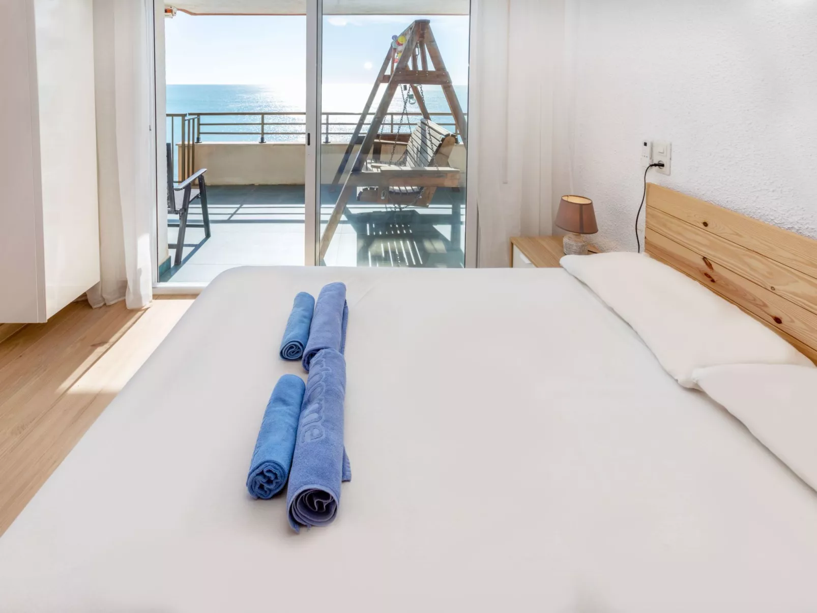 Miami Palace II - Inside