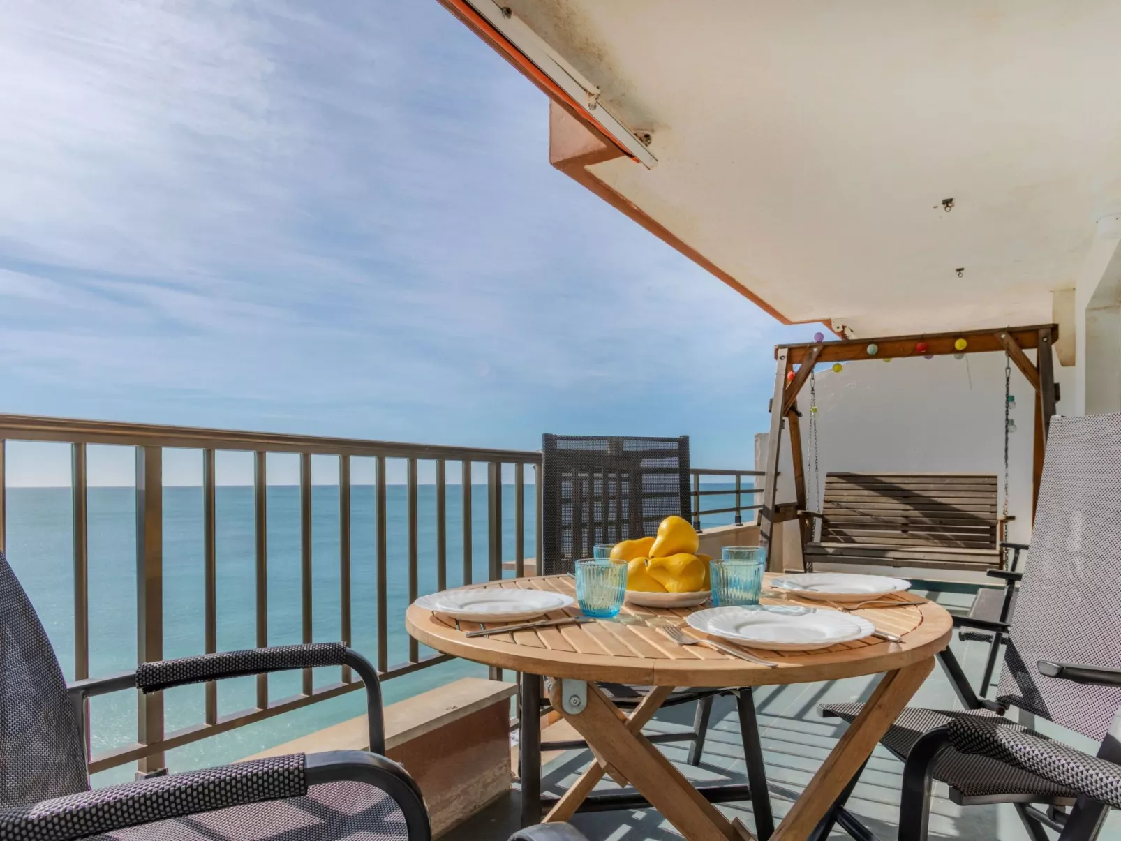 Miami Palace II - Outside