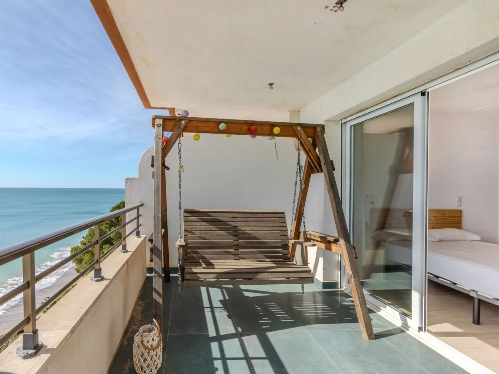 Miami Palace II - Outside