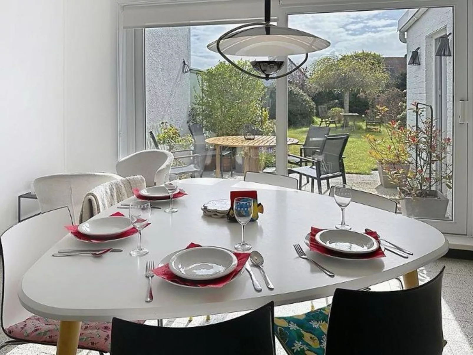 Sea-kret with garden - Inside