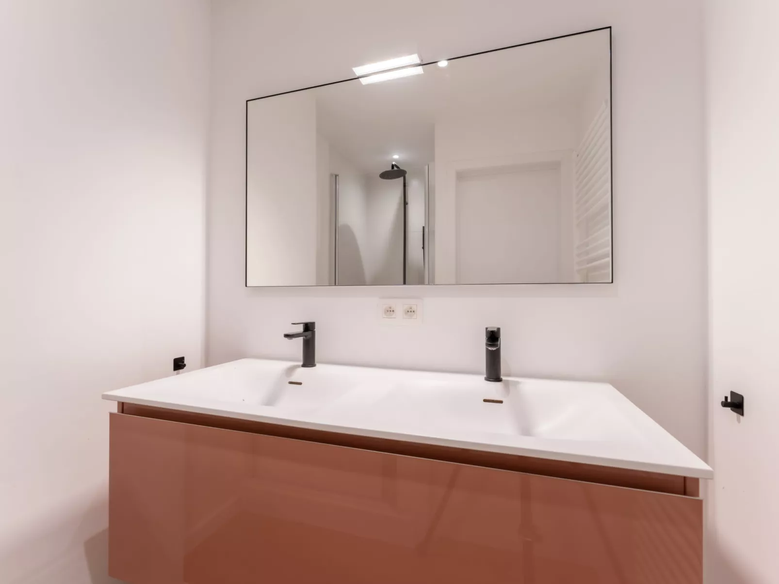 Wanderlust Belgium with parking - Inside