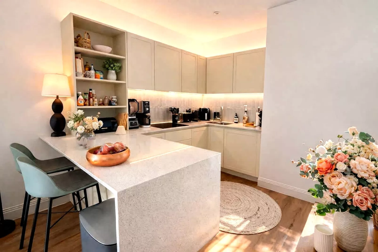 Chiswick 2 Bed - Kitchen