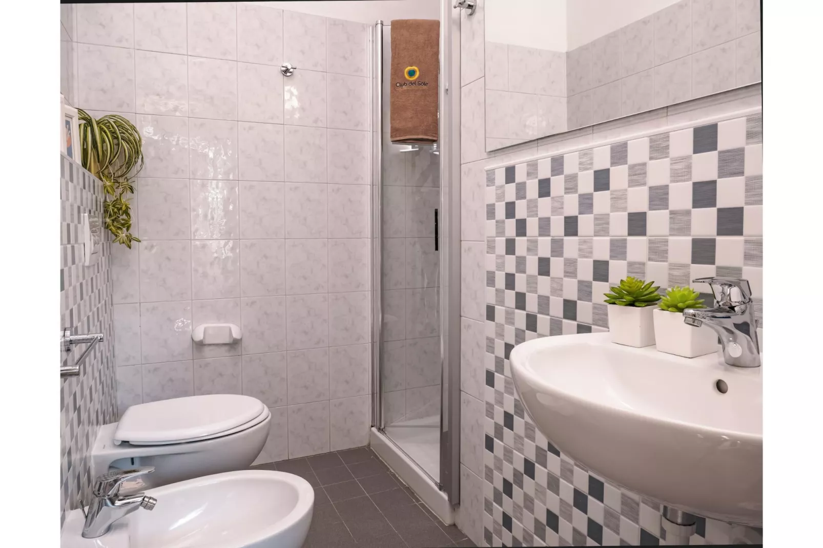 Stork Family Collection - BUNGALOW BILOCALE DOG max cap 5 pax - Badezimmer