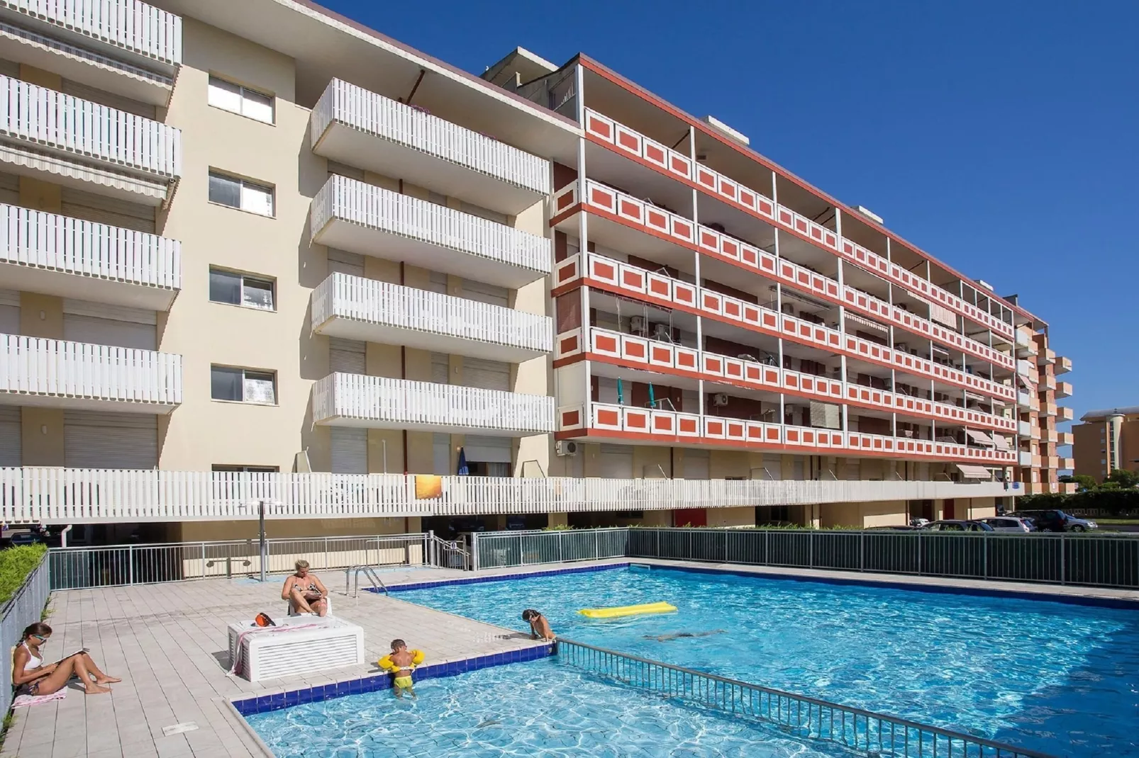 Holiday 255C - Exterior in summer