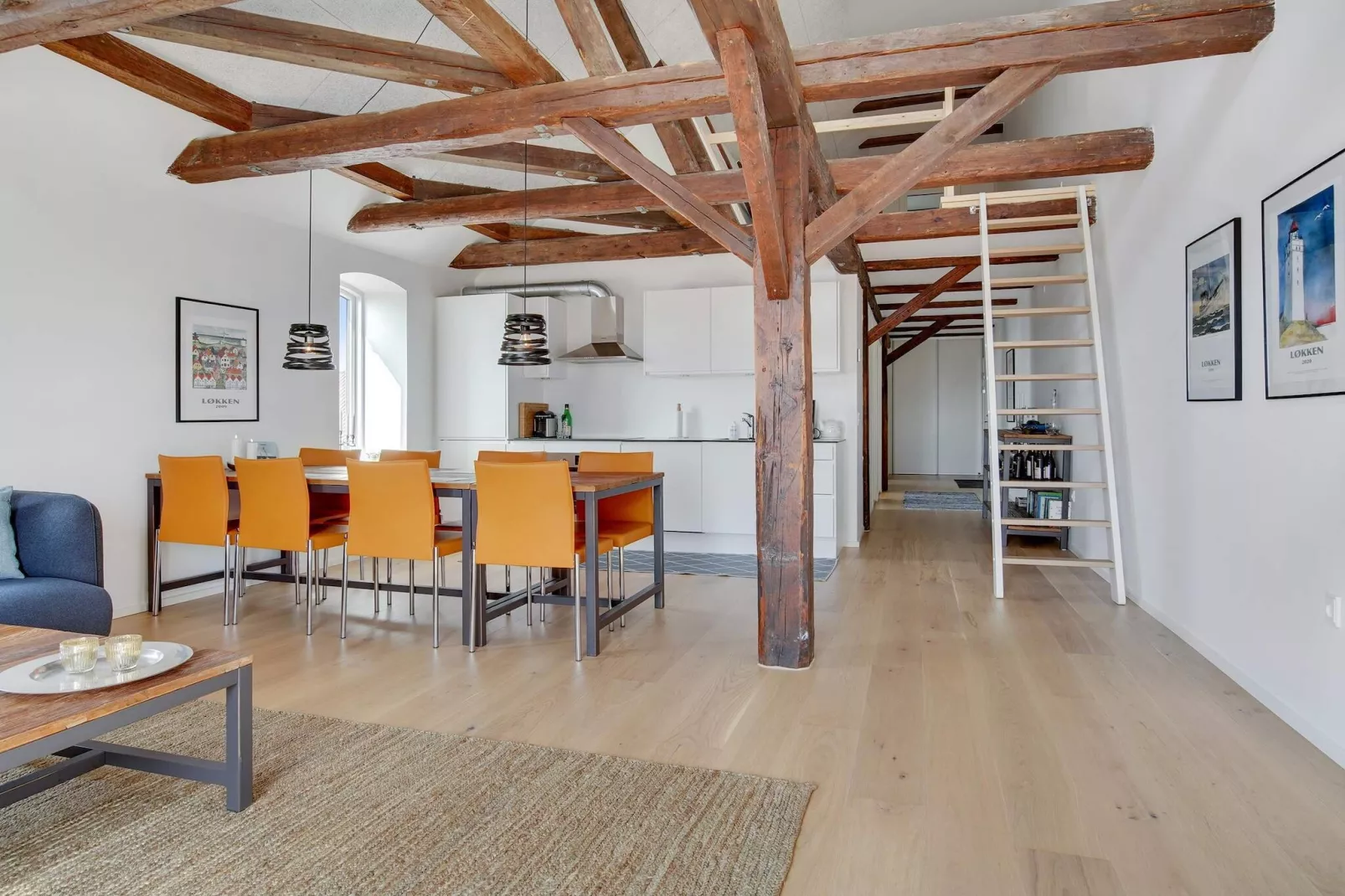 Loft sur deux étages avec grande terrasse - Intérieur