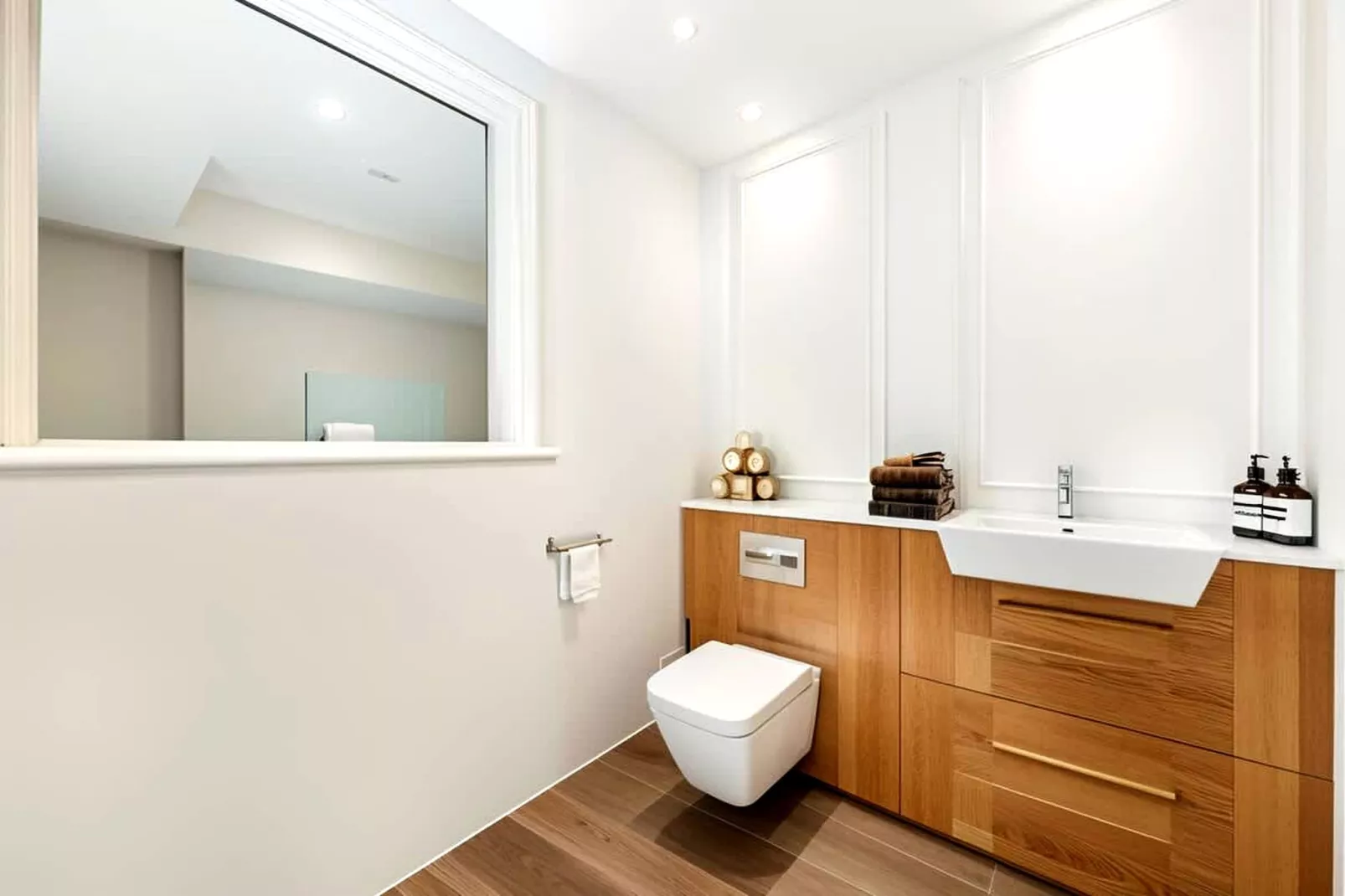 Queens Park - Bathroom