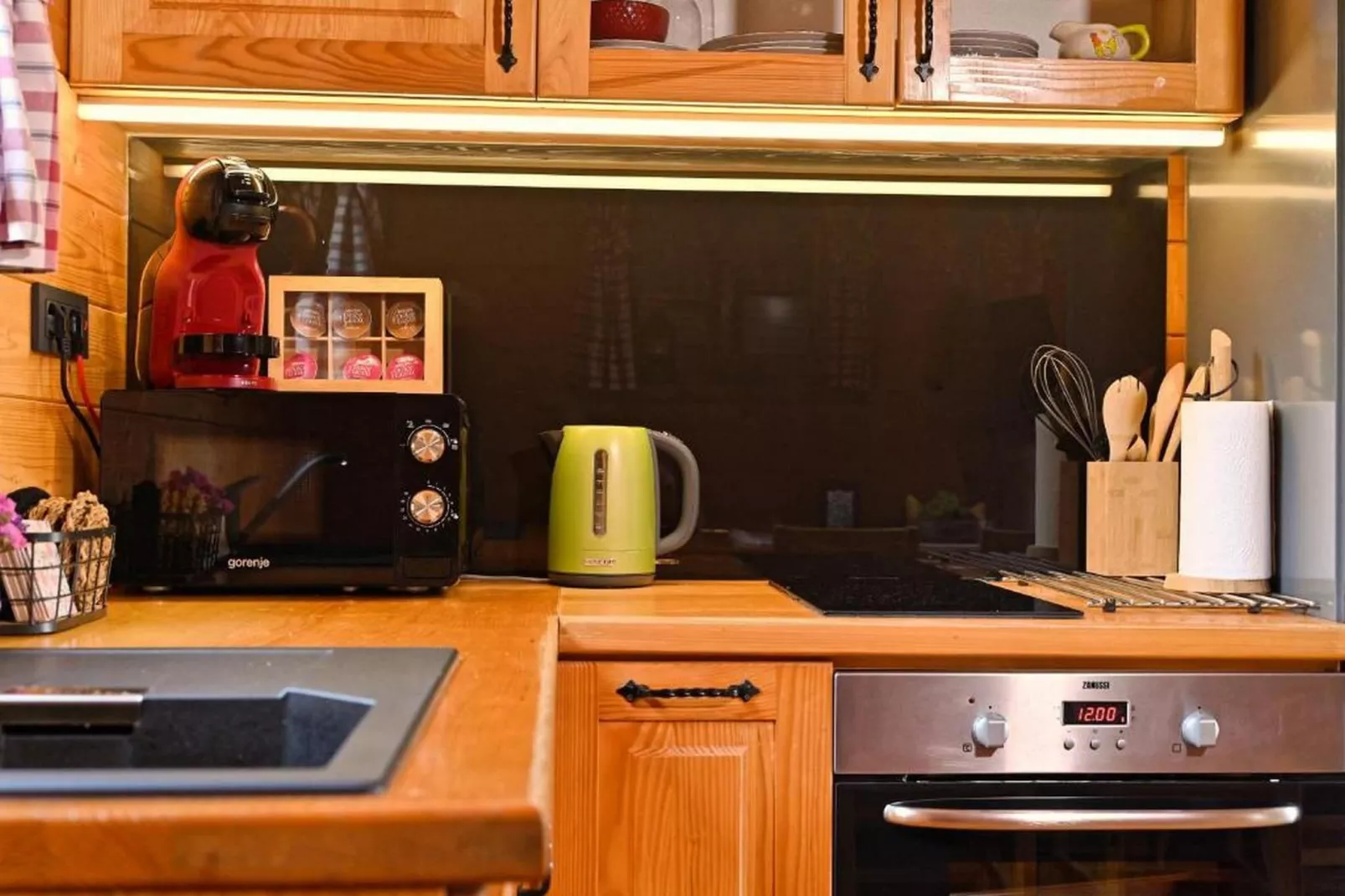 Lavanda Land - Villa Tanya Mrežnica - Three Bedroom Holiday Home with Hot Tub - Kitchen