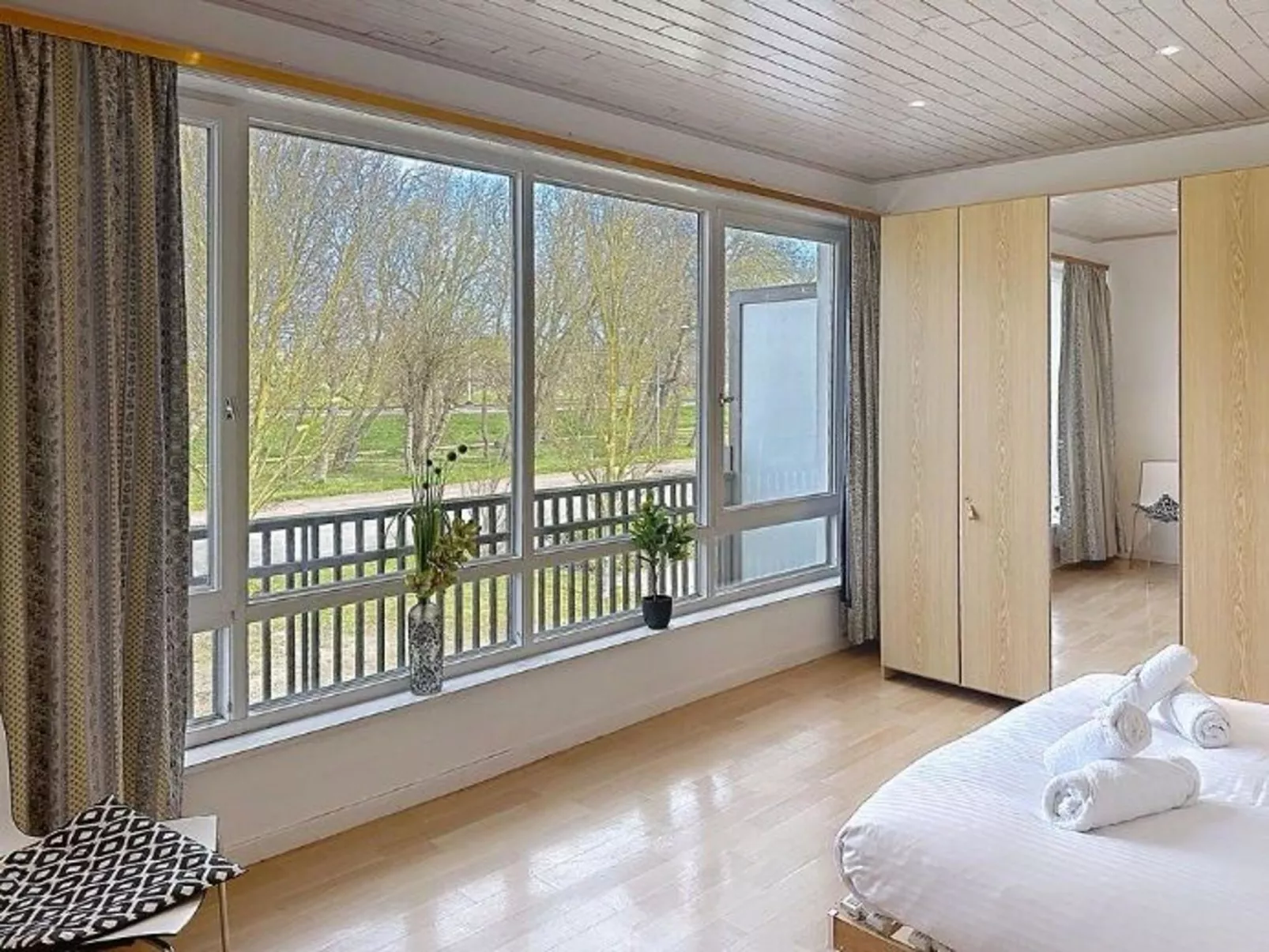 Sea-kret with garden - Inside