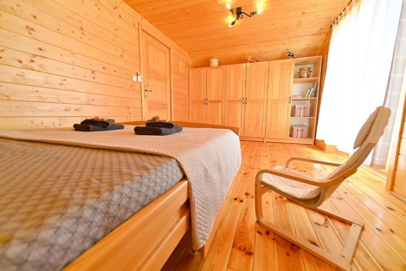 Lavanda Land - Villa Tanya Mrežnica - Three Bedroom Holiday Home with Hot Tub - Bedroom