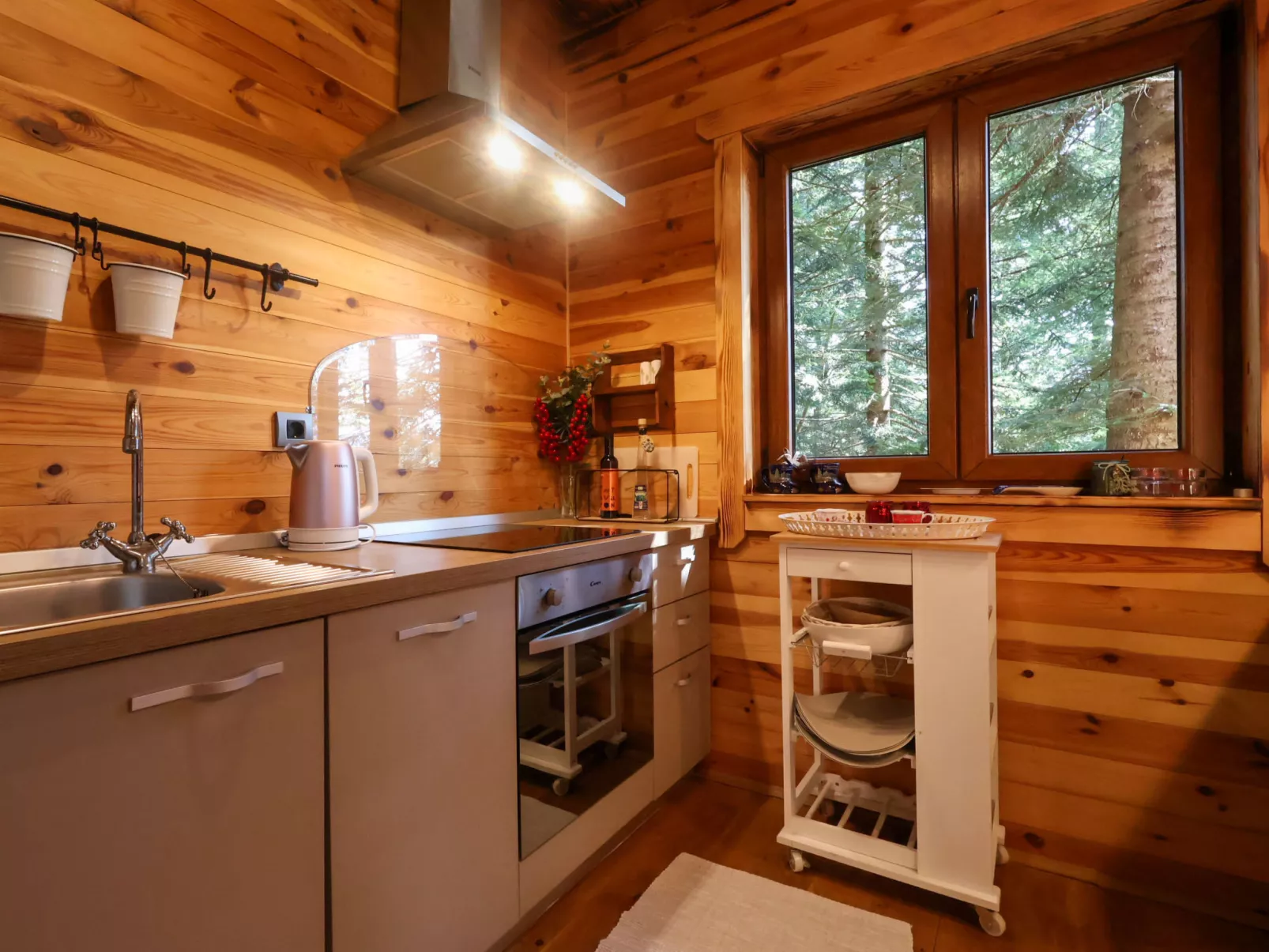 Hidden Heaven - Dedans