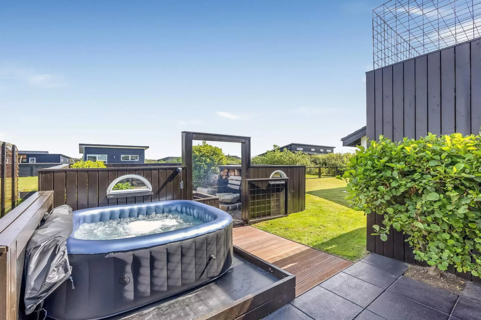 4 Sterne Ferienhaus in Løkken - Im Freien