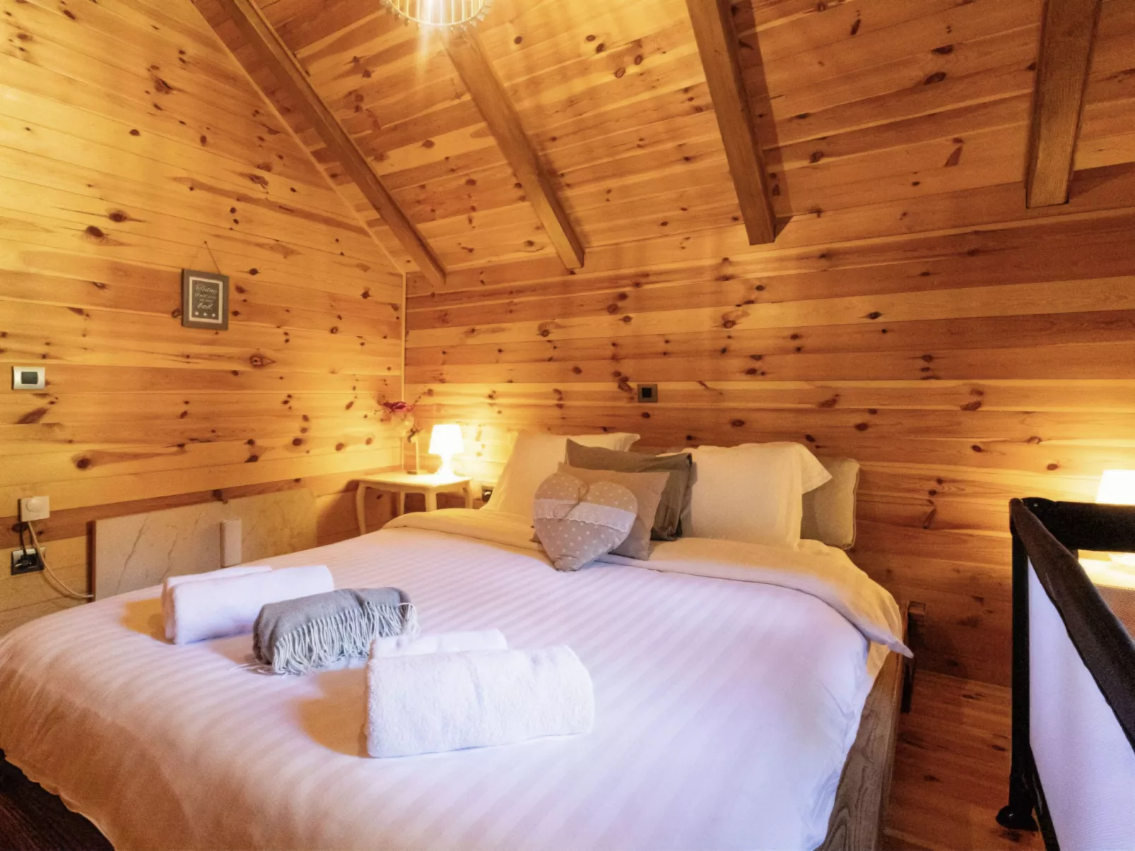 Hidden Heaven - Dedans