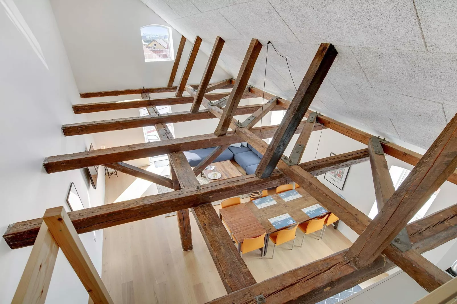 Loft sur deux étages avec grande terrasse - Intérieur