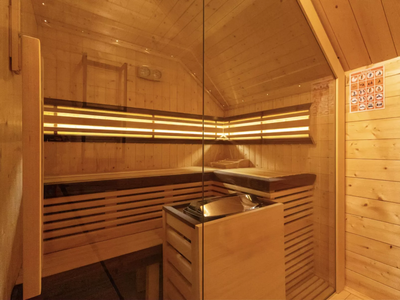 Hidden Heaven - Dedans