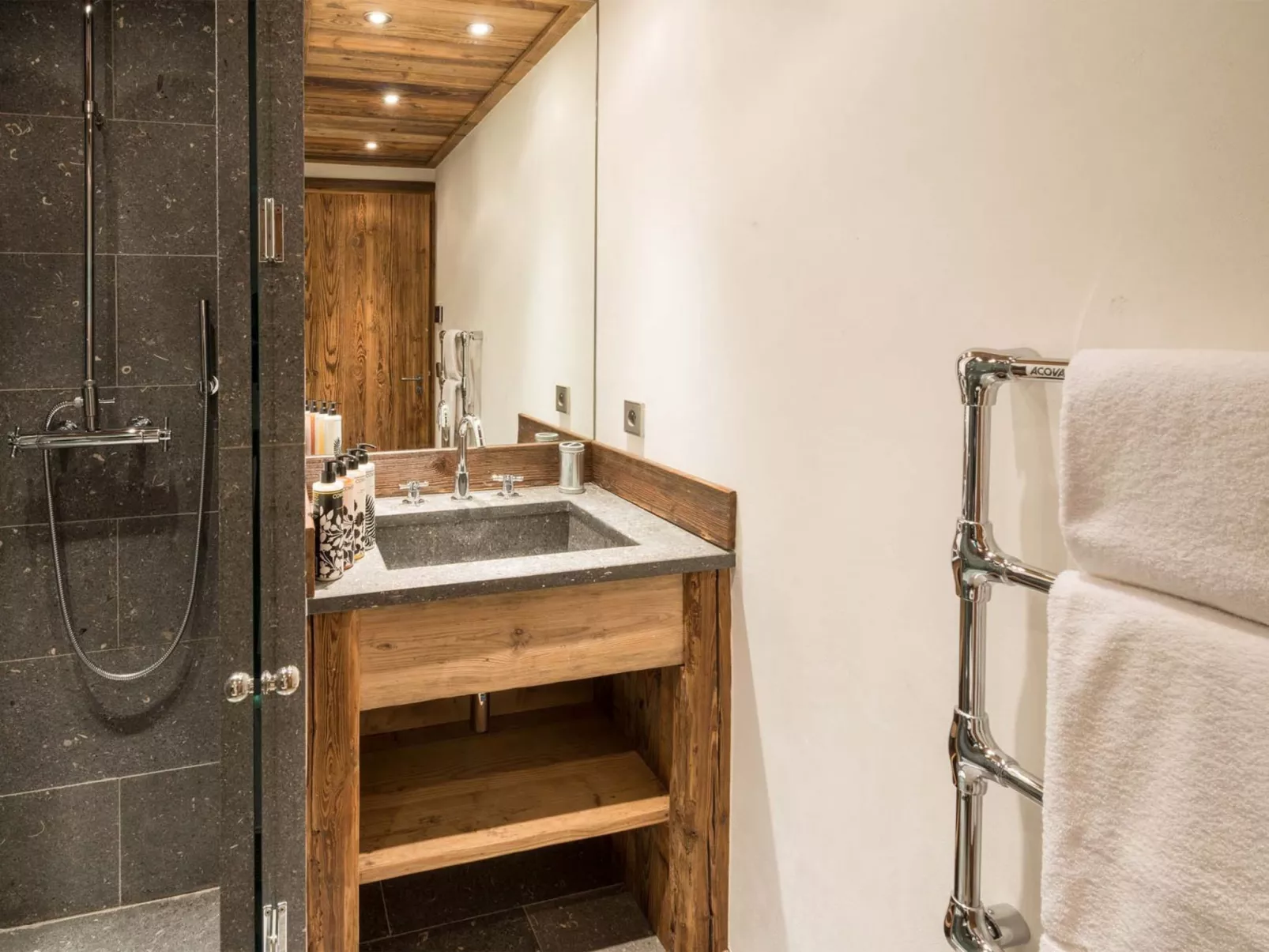 Chalet Genepy - Drinnen