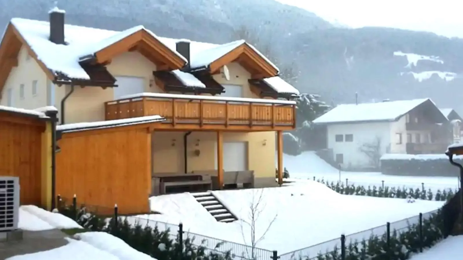 Villa Alpenrose - Exterior in winter