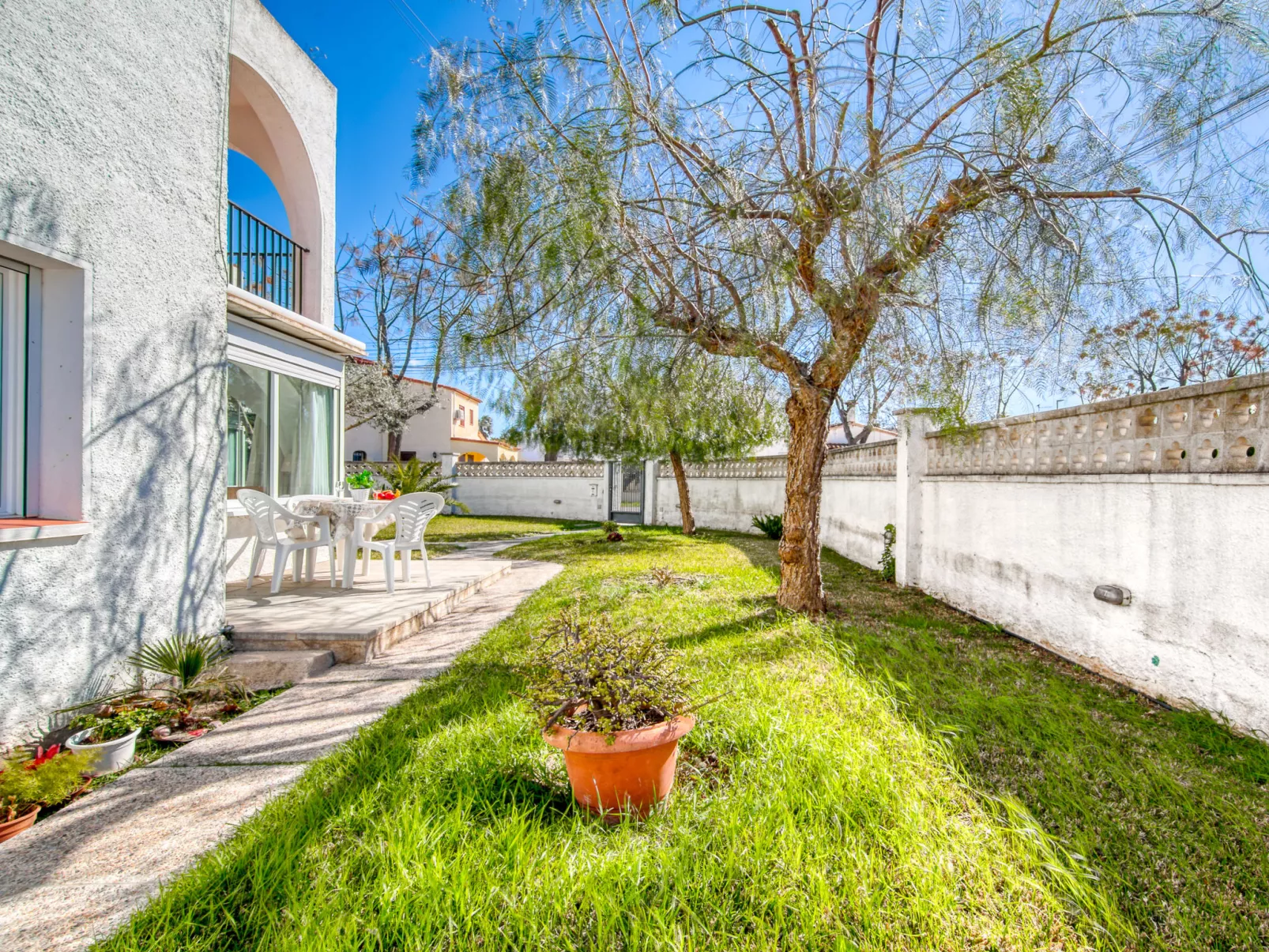 Las Palmeras - Outside