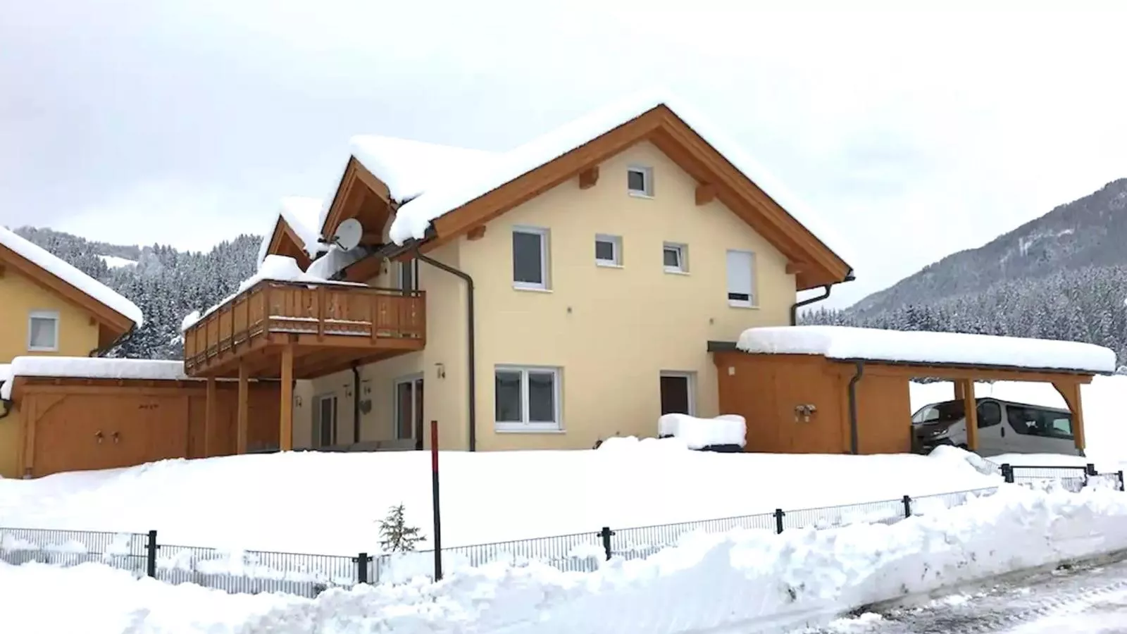 Villa Alpenrose - Exterior in winter