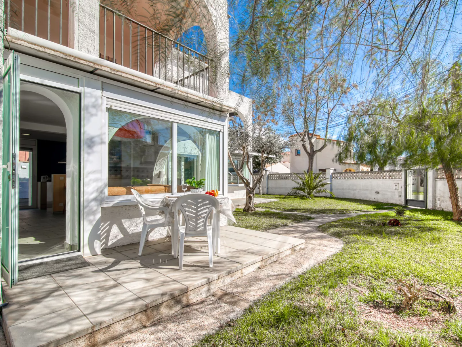 Las Palmeras - Outside