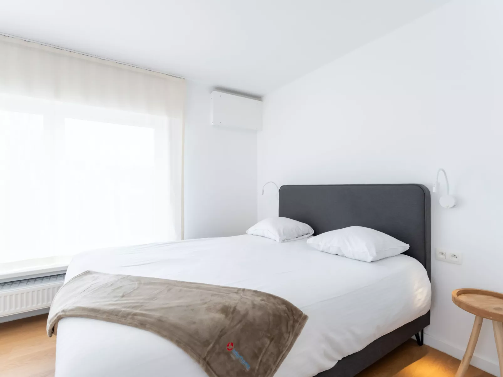 Wanderlust Belgium with parking - Inside