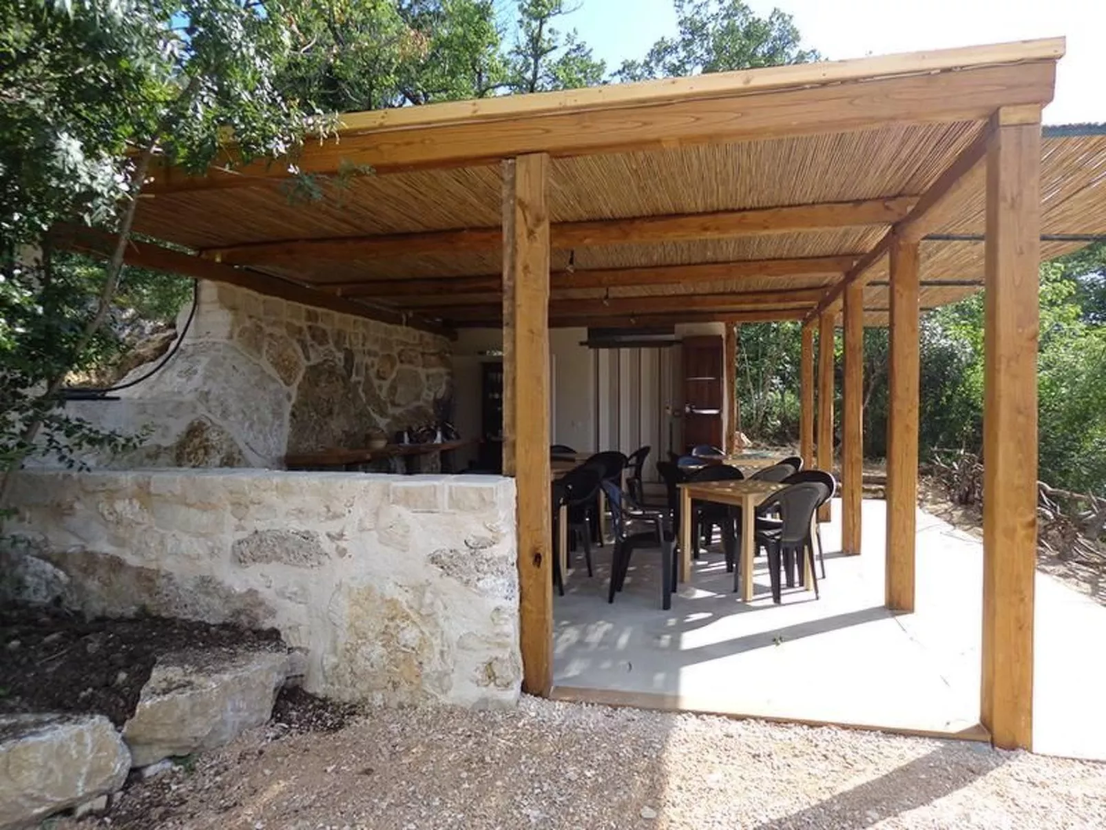 Freistehendes Landhaus mit Gemeinschaftspool - Draußen