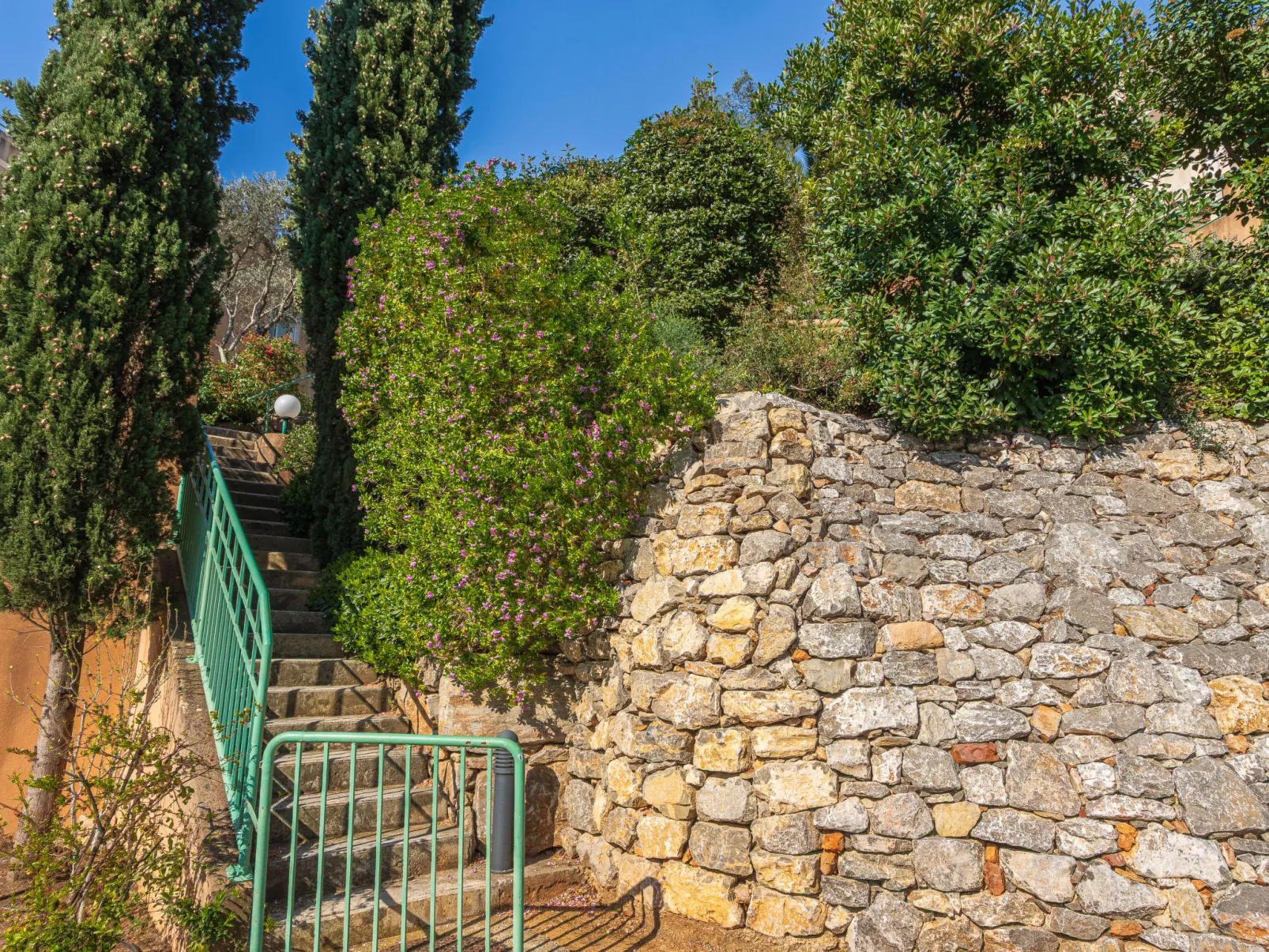 Domaine de la Luquette - Outside