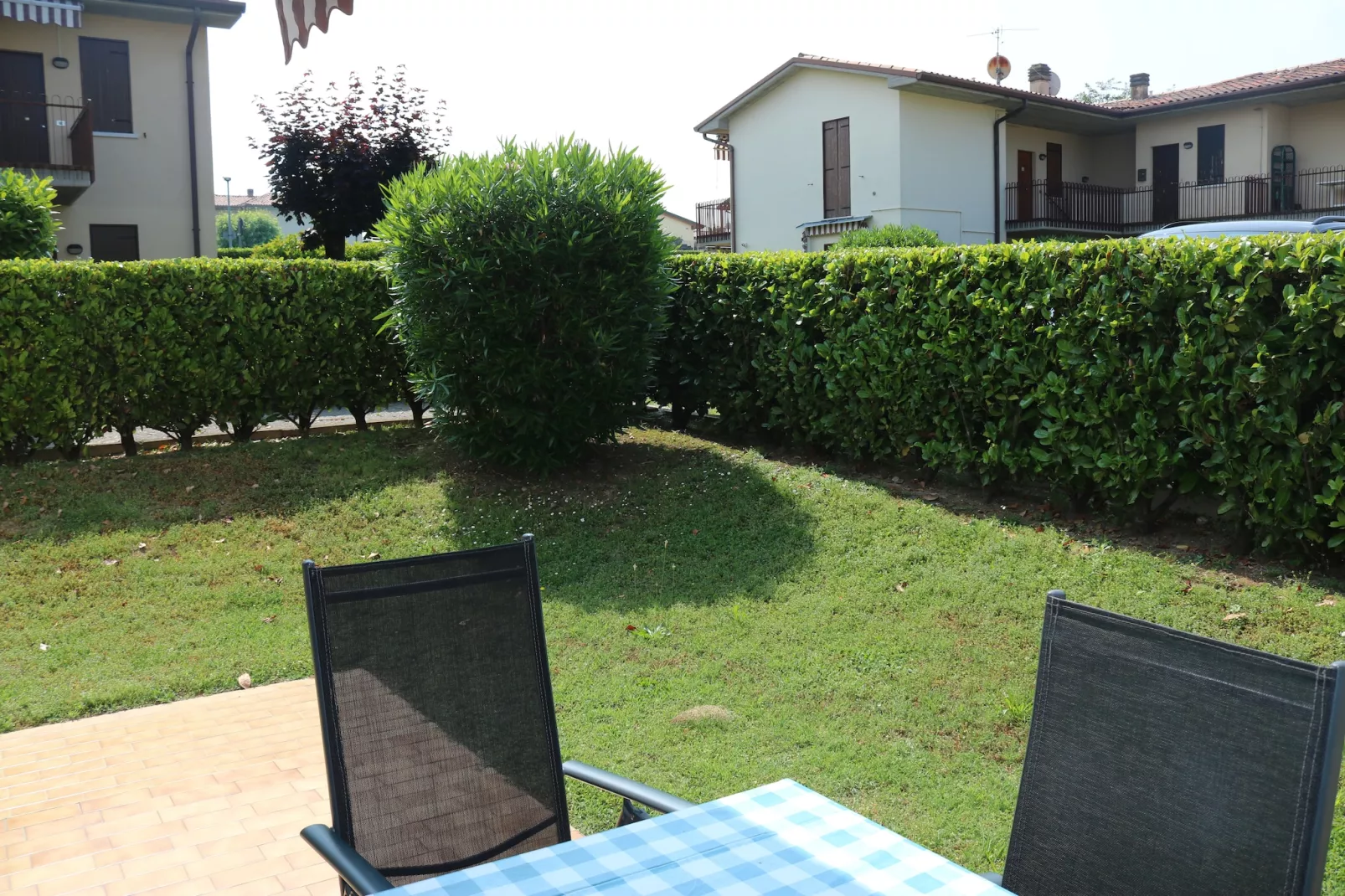 Sole del Garda III-1 - Gardens in summer