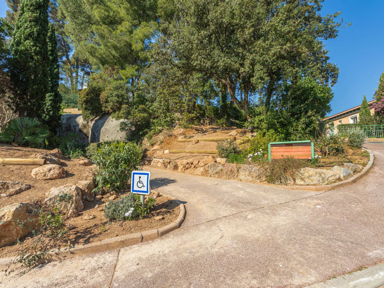 Domaine de la Luquette - Outside