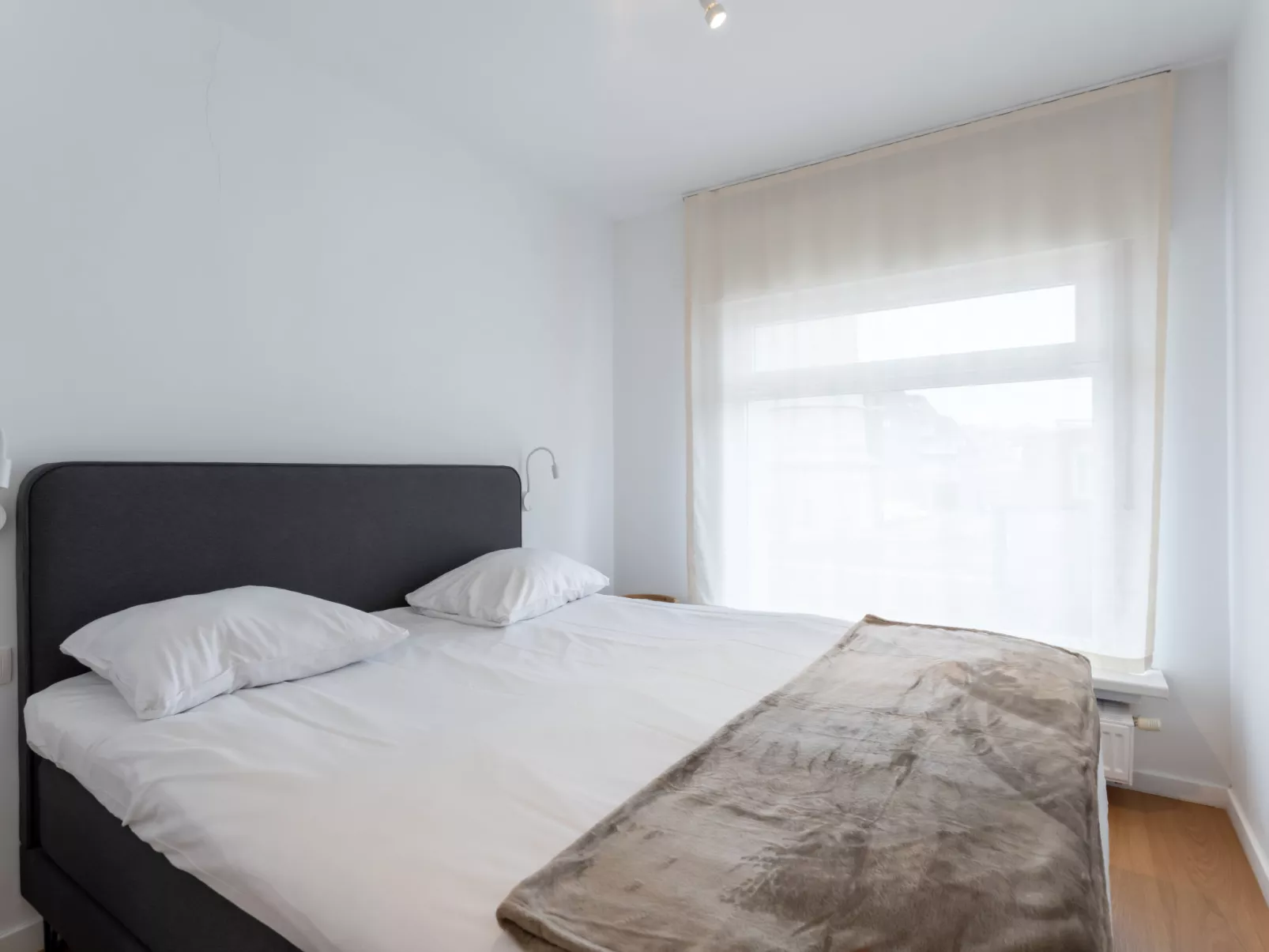 Wanderlust Belgium with parking - Inside