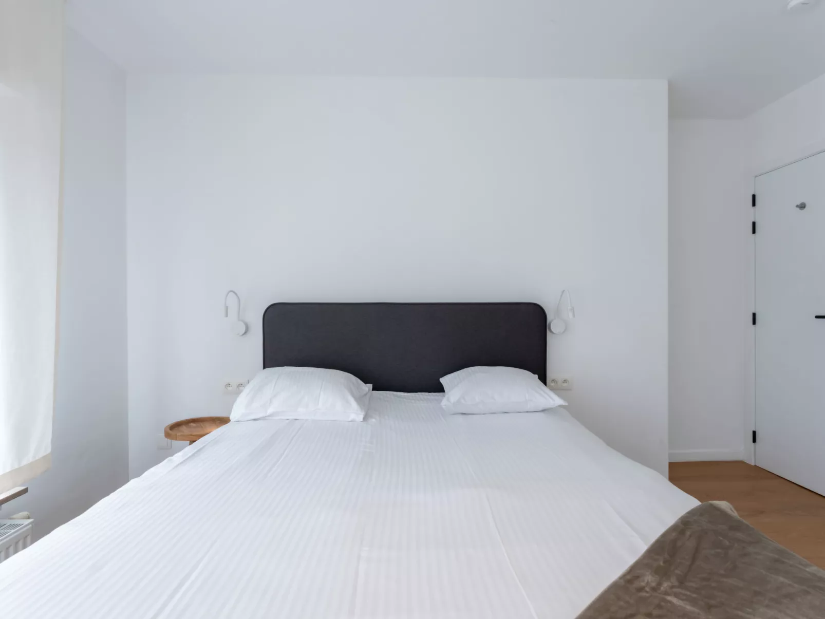 Wanderlust Belgium with parking - Inside