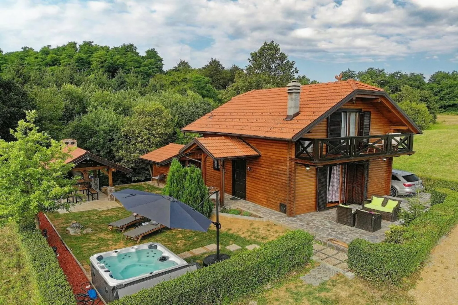 Lavanda Land - Villa Tanya Mrežnica - Three Bedroom Holiday Home with Hot Tub - Outdoor